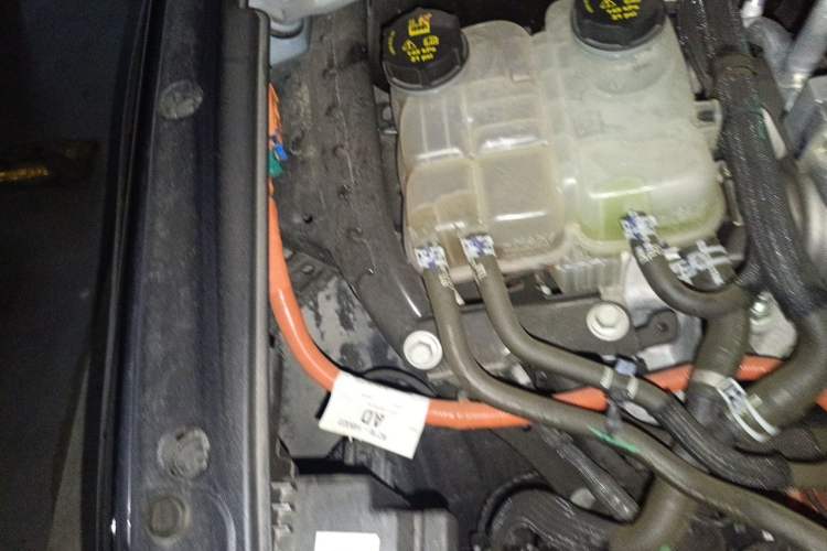 Used Lincoln Corsair 2024 1.5T Two-Wheel Drive Deluxe Hybrid Version Engine Bay Right