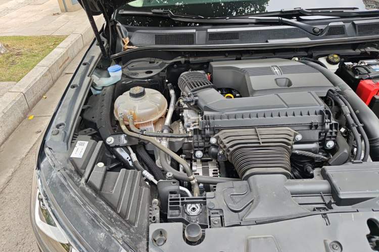 Used Lincoln Corsair 2024 2.0T Two-Wheel Drive Deluxe Edition Engine Bay Right