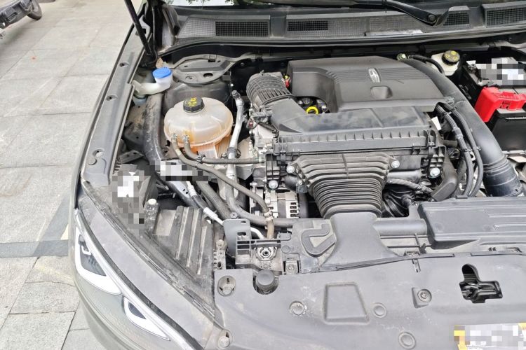 Used Lincoln Corsair 2024 2.0T Two-Wheel Drive Deluxe Edition Engine Bay Right