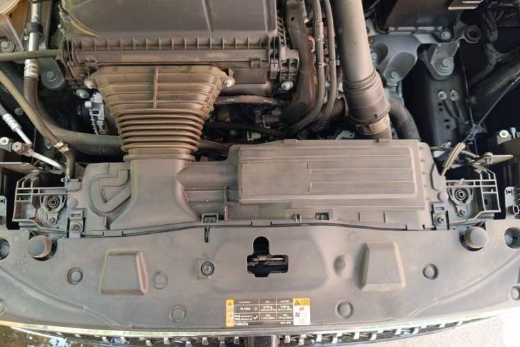 Used Lincoln Corsair 2024 2.0T Two-Wheel-Drive Luxury Edition Engine Bay