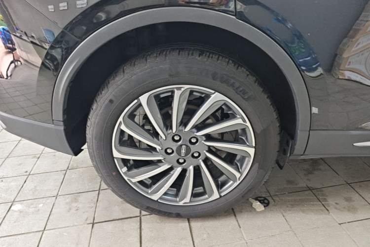 Used Lincoln Corsair 2024 2.0T Two-Wheel-Drive Luxury Edition Exterior 5