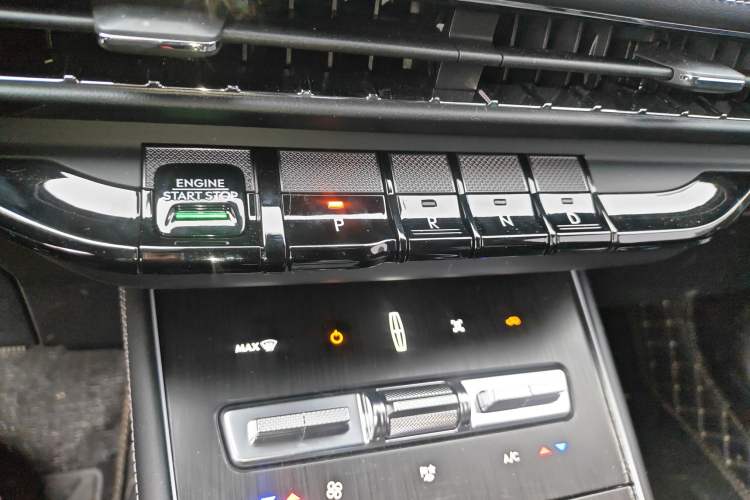 Used Lincoln Corsair 2024 1.5T Two-Wheel Drive Luxury Hybrid Version Gear Lever