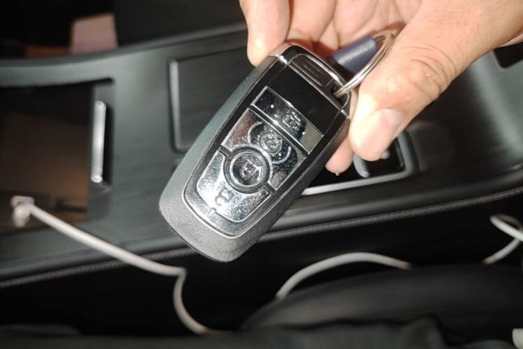 Used Lincoln Corsair 2024 2.0T Two-Wheel-Drive Luxury Edition Interior 1