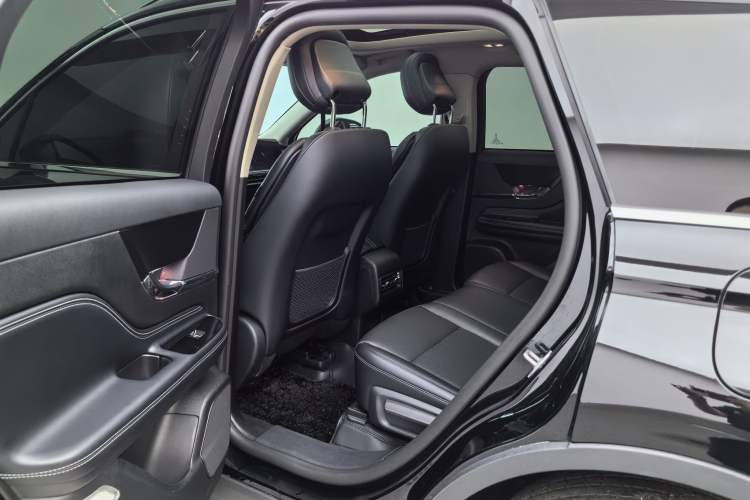 Used Lincoln Corsair 2024 2.0T Two-Wheel Drive Deluxe Edition Interior 1