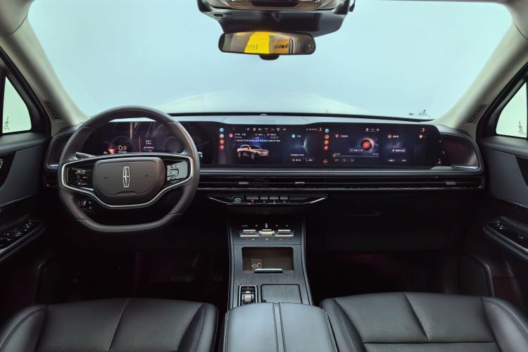 Used Lincoln Corsair 2024 2.0T Two-Wheel Drive Deluxe Edition Interior 10