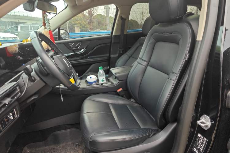 Used Lincoln Corsair 2024 2.0T Two-Wheel Drive Deluxe Edition Left Front Seat