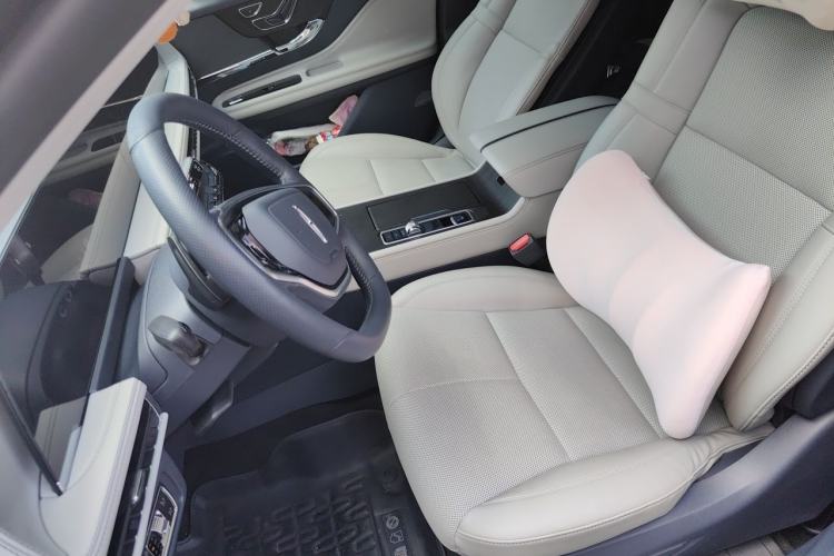 Used Lincoln Corsair 2024 2.0T Two-Wheel Drive Deluxe Edition Left Front Seat