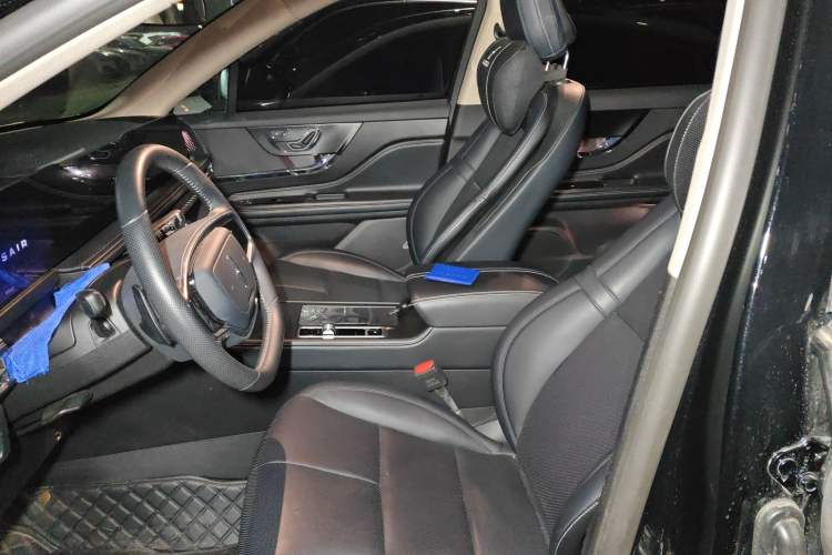 Used Lincoln Corsair 2024 2.0T Two-Wheel Drive Deluxe Edition Left Front Seat