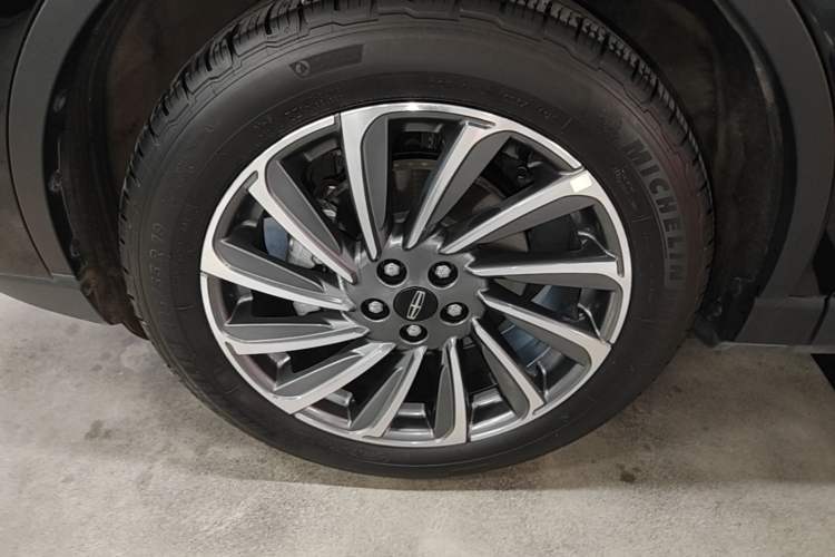 Used Lincoln Corsair 2024 2.0T Two-Wheel-Drive Luxury Edition Left Front Wheel Hub