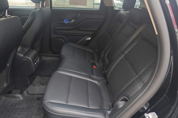 Used Lincoln Corsair 2024 1.5T Two-Wheel Drive Deluxe Hybrid Version Left Rear Seat