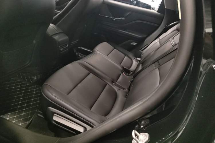 Used Lincoln Corsair 2024 2.0T Two-Wheel Drive Deluxe Edition Left Rear Seat