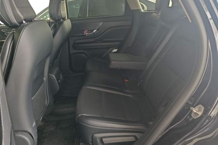 Used Lincoln Corsair 2024 1.5T Two-Wheel Drive Deluxe Hybrid Version Left Rear Seat