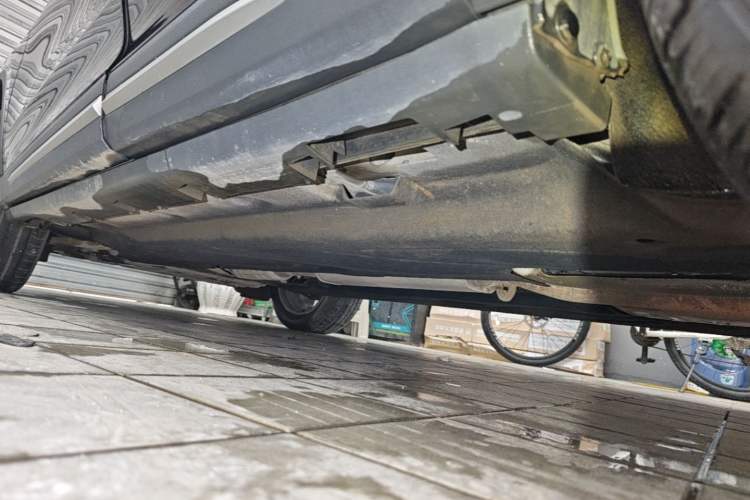 Used Lincoln Corsair 2024 2.0T Two-Wheel-Drive Luxury Edition Left Side Sill