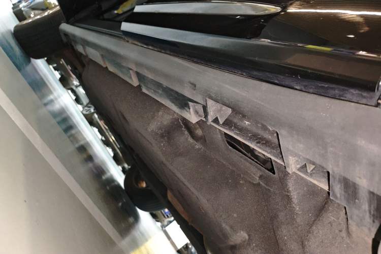 Used Lincoln Corsair 2024 1.5T Two-Wheel Drive Deluxe Hybrid Version Left Side Sill