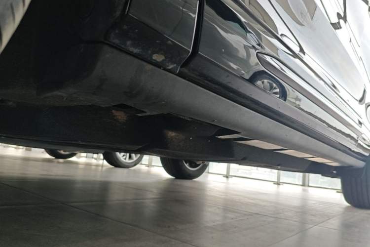 Used Lincoln Corsair 2024 1.5T Two-Wheel Drive Deluxe Hybrid Version Left Side Sill