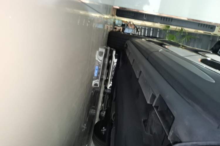Used Lincoln Corsair 2024 2.0T Two-Wheel-Drive Luxury Edition Left Side Sill