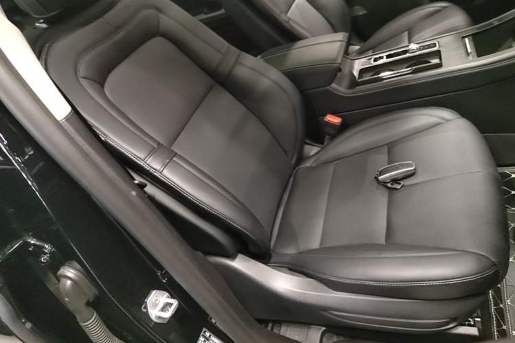 Used Lincoln Corsair 2024 2.0T Two-Wheel Drive Deluxe Edition Right Front Seat