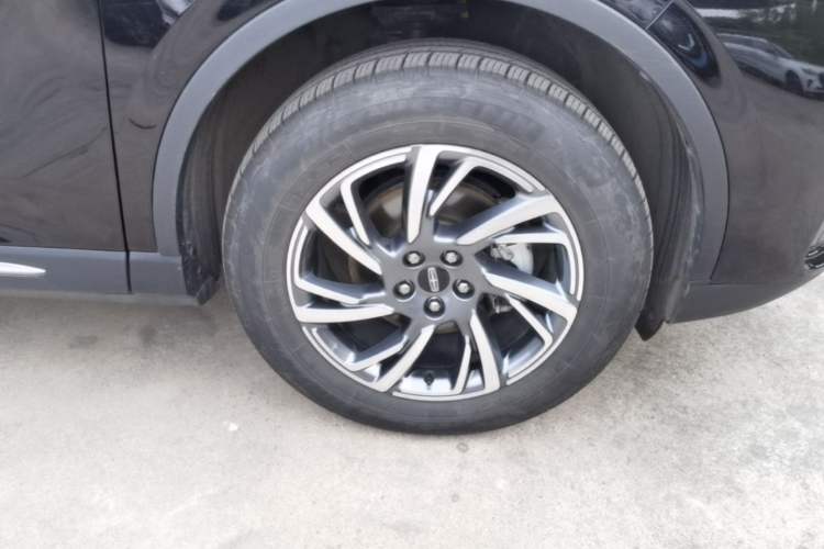 Used Lincoln Corsair 2024 2.0T Two-Wheel Drive Deluxe Edition Right Front Wheel Hub