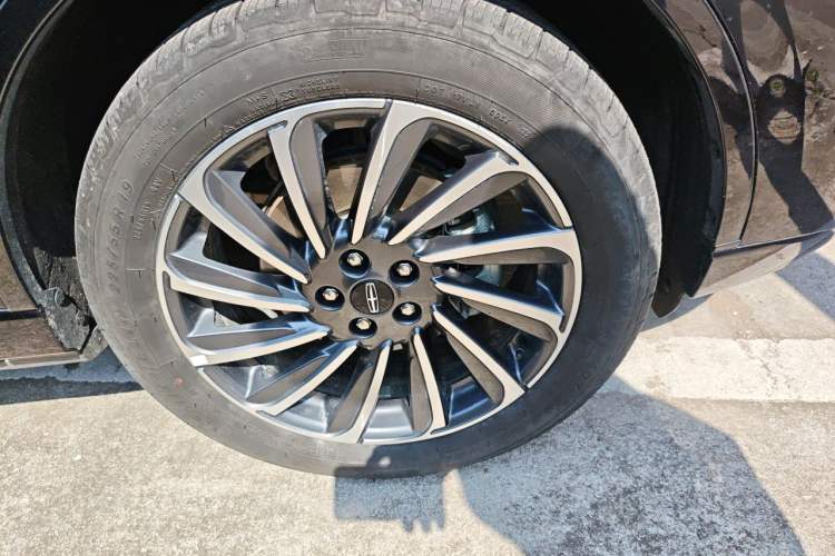 Used Lincoln Corsair 2024 1.5T Two-Wheel Drive Luxury Hybrid Version Right Front Wheel Hub