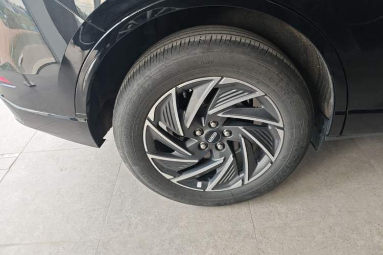 Used Lincoln Corsair 2024 1.5T Two-Wheel Drive Deluxe Hybrid Version Right Rear Wheel Hub