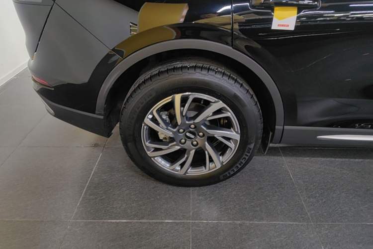 Used Lincoln Corsair 2024 2.0T Two-Wheel Drive Deluxe Edition Right Rear Wheel Hub