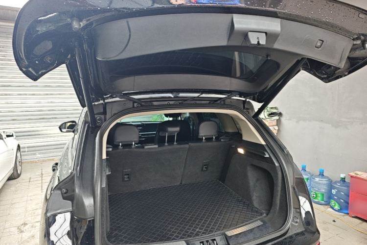 Used Lincoln Corsair 2024 2.0T Two-Wheel-Drive Luxury Edition Trunk