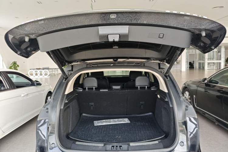 Used Lincoln Corsair 2024 1.5T Two-Wheel Drive Deluxe Hybrid Version Trunk