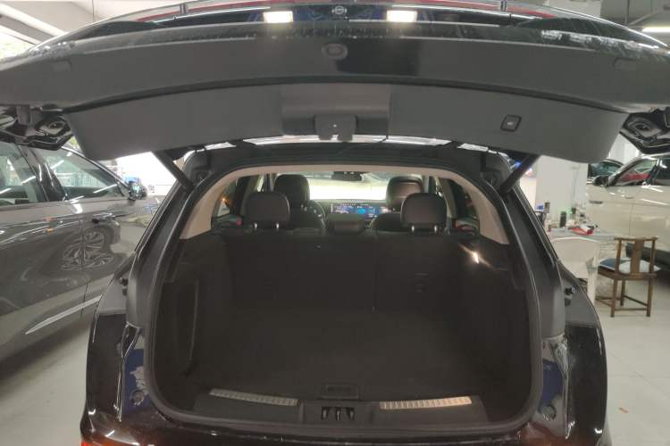 Used Lincoln Corsair 2024 2.0T Two-Wheel Drive Deluxe Edition Trunk