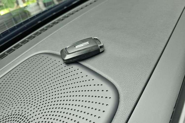 Used Lincoln Corsair 2024 2.0T Two-Wheel-Drive Luxury Edition Vehicle Key