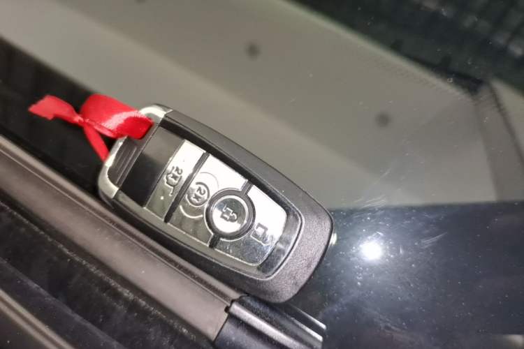 Used Lincoln Corsair 2024 2.0T Two-Wheel-Drive Luxury Edition Vehicle Key
