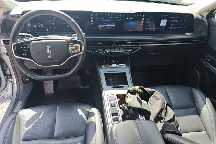 Used Lincoln Corsair 2024 2.0T Two-Wheel-Drive Luxury Edition Center Console