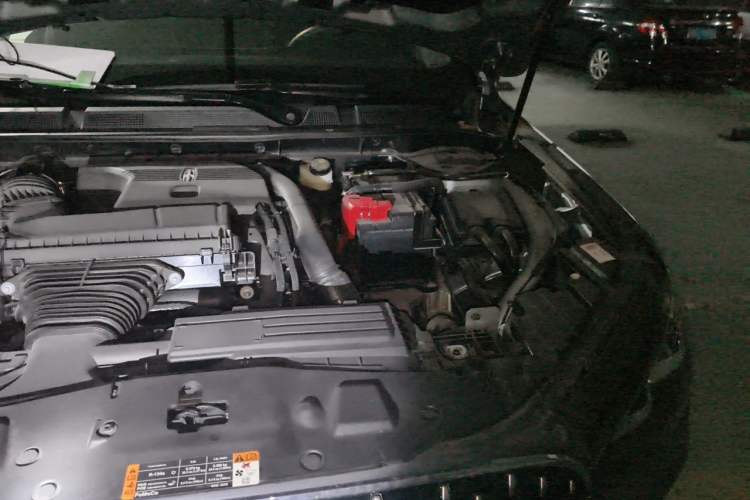 Used Lincoln Corsair 2024 2.0T Two-Wheel-Drive Luxury Edition Engine Bay Left