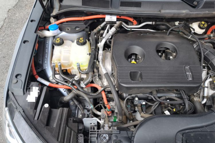 Used Lincoln Corsair 2024 1.5T Two-Wheel Drive Deluxe Hybrid Version Engine Bay Right