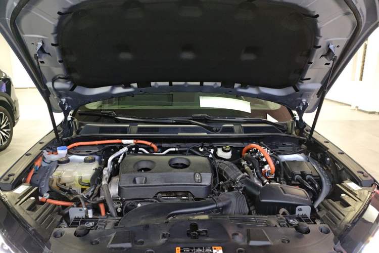 Used Lincoln Corsair 2024 1.5T Two-Wheel Drive Deluxe Hybrid Version Engine Bay