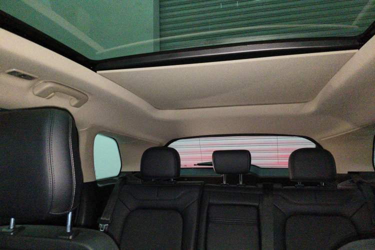 Used Lincoln Corsair 2024 2.0T Two-Wheel Drive Deluxe Edition Headliner