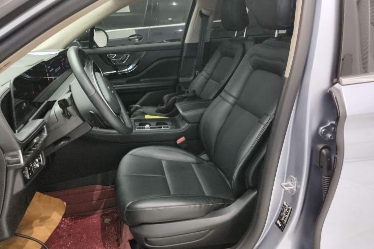 Used Lincoln Corsair 2024 2.0T Two-Wheel Drive Deluxe Edition Left Front Seat
