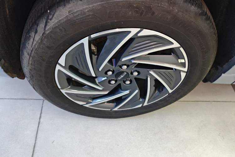 Used Lincoln Corsair 2024 1.5T Two-Wheel Drive Deluxe Hybrid Version Left Front Wheel Hub