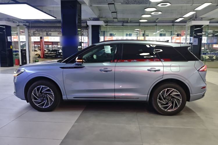 Used Lincoln Corsair 2024 1.5T Two-Wheel Drive Deluxe Hybrid Version Left Side