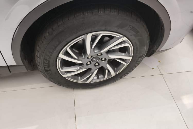 Used Lincoln Corsair 2024 2.0T Two-Wheel Drive Deluxe Edition Right Rear Wheel Hub