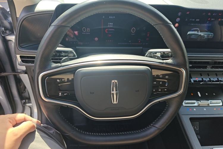 Used Lincoln Corsair 2024 2.0T Two-Wheel-Drive Luxury Edition Steering Wheel