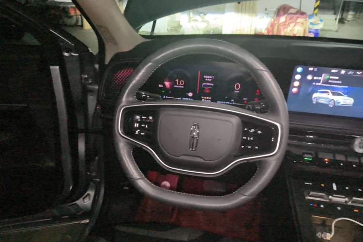 Used Lincoln Corsair 2024 2.0T Two-Wheel-Drive Luxury Edition Steering Wheel