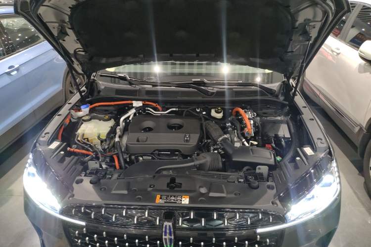 Used Lincoln Corsair 2024 1.5T Two-Wheel Drive Deluxe Hybrid Version Engine Bay
