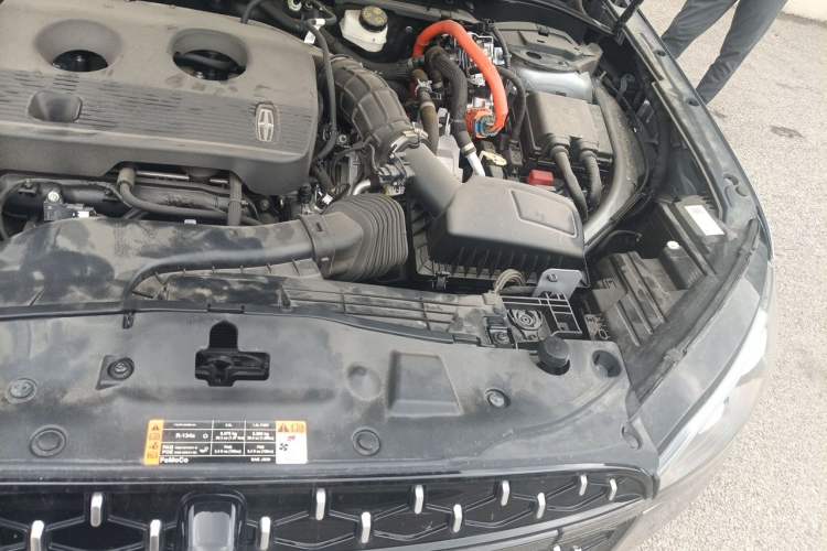 Used Lincoln Corsair 2024 1.5T Two-Wheel Drive Deluxe Hybrid Version Engine Bay Left