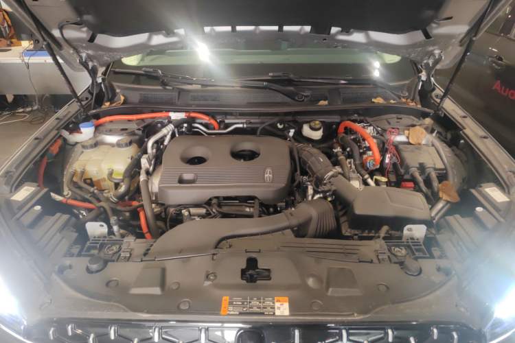 Used Lincoln Corsair 2024 1.5T Two-Wheel Drive Deluxe Hybrid Version Engine Bay