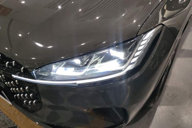 Used Lincoln Corsair 2024 1.5T Two-Wheel Drive Deluxe Hybrid Version Left Front Headlight
