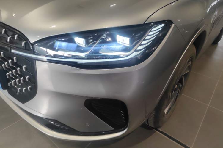 Used Lincoln Corsair 2024 1.5T Two-Wheel Drive Deluxe Hybrid Version Left Front Headlight