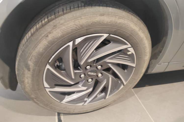 Used Lincoln Corsair 2024 1.5T Two-Wheel Drive Deluxe Hybrid Version Left Front Wheel Hub
