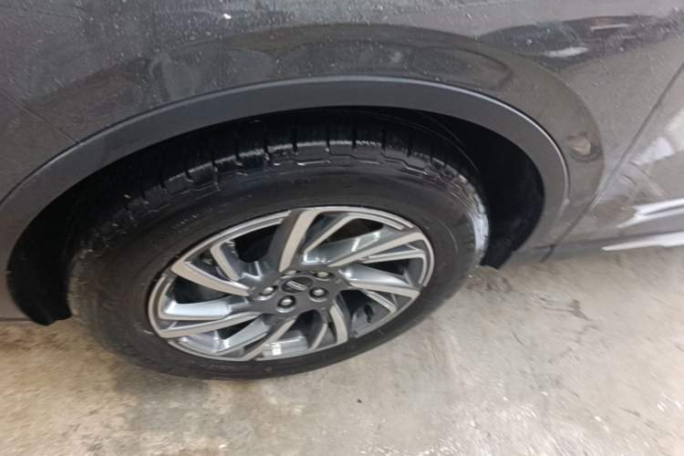 Used Lincoln Corsair 2024 2.0T Two-Wheel Drive Deluxe Edition Left Front Wheel Hub
