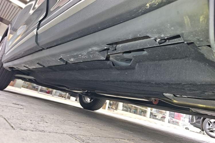Used Lincoln Corsair 2024 2.0T Two-Wheel-Drive Zunyue Edition Left Side Sill