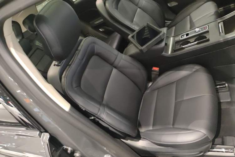 Used Lincoln Corsair 2024 1.5T Two-Wheel Drive Deluxe Hybrid Version Right Front Seat